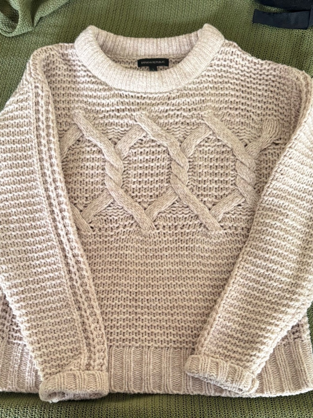 Banana Republic Light Cream Cable Knit Crewneck Sweater